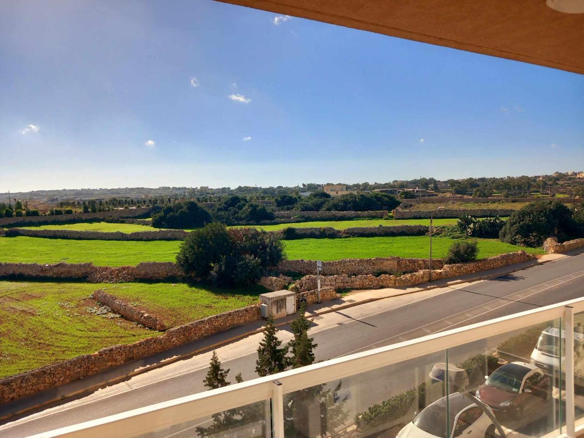 Large, 3 Bedroom Apartment In Marsascala Marsaskala Kültér fotó