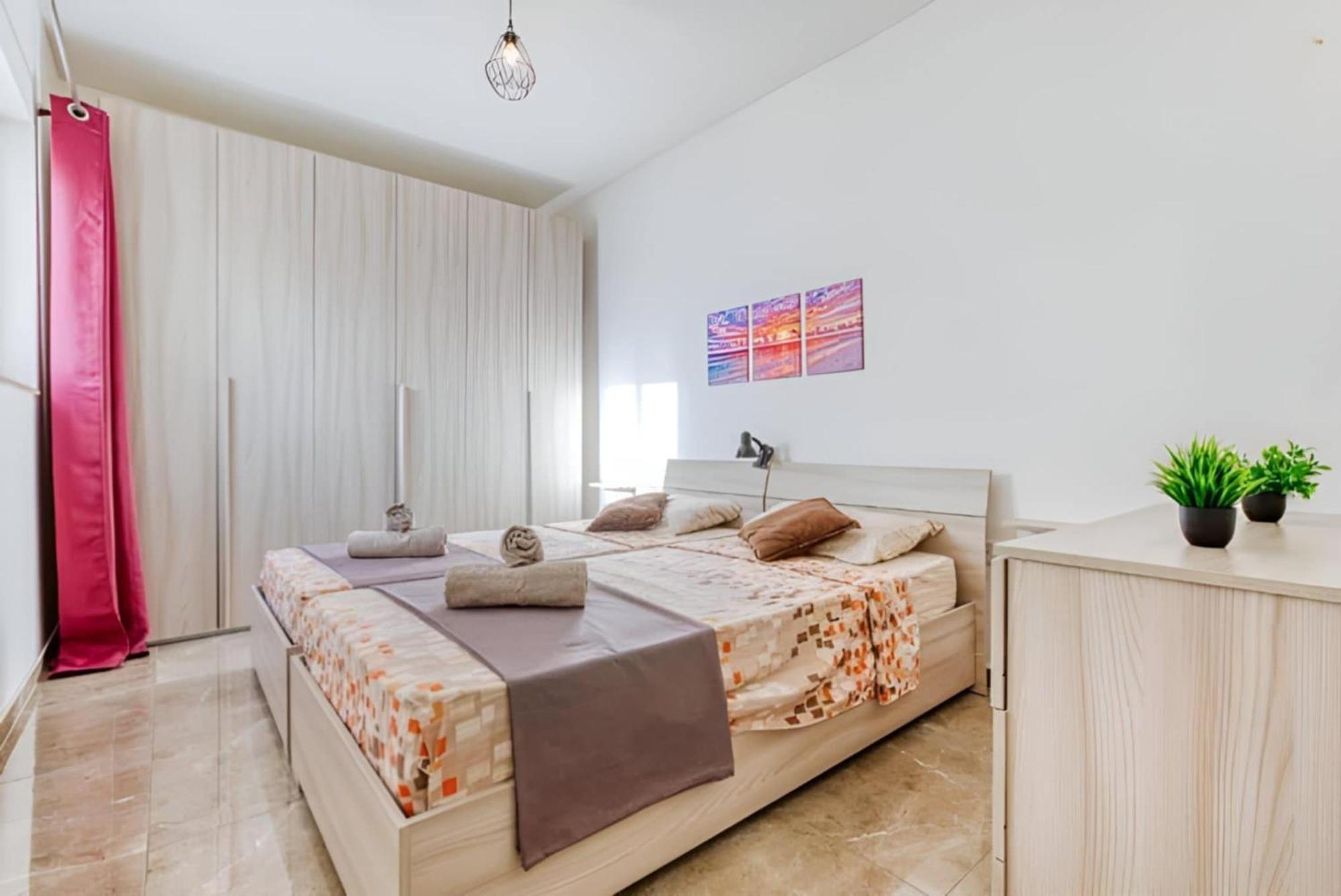 Large, 3 Bedroom Apartment In Marsascala Marsaskala Kültér fotó