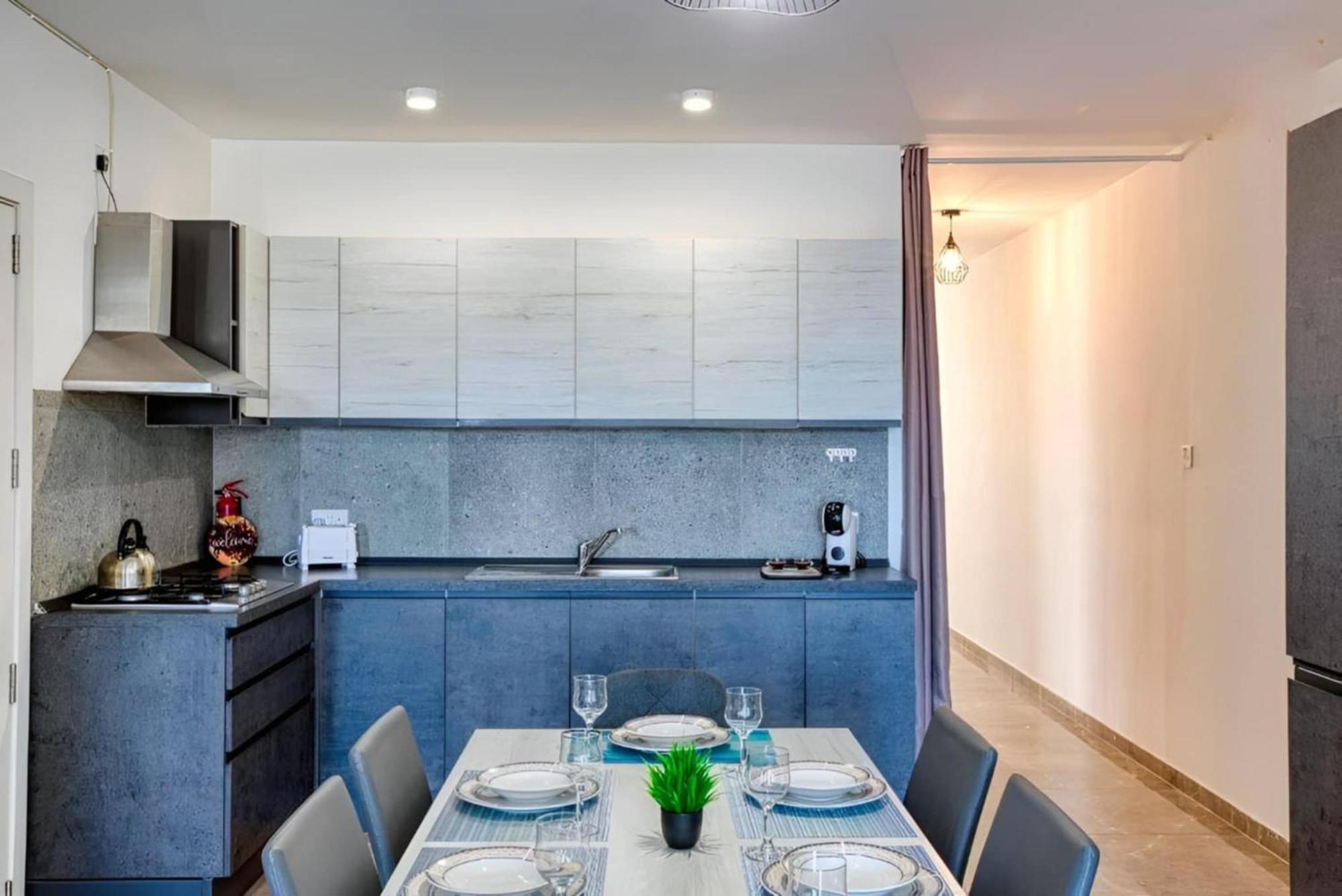 Large, 3 Bedroom Apartment In Marsascala Marsaskala Kültér fotó