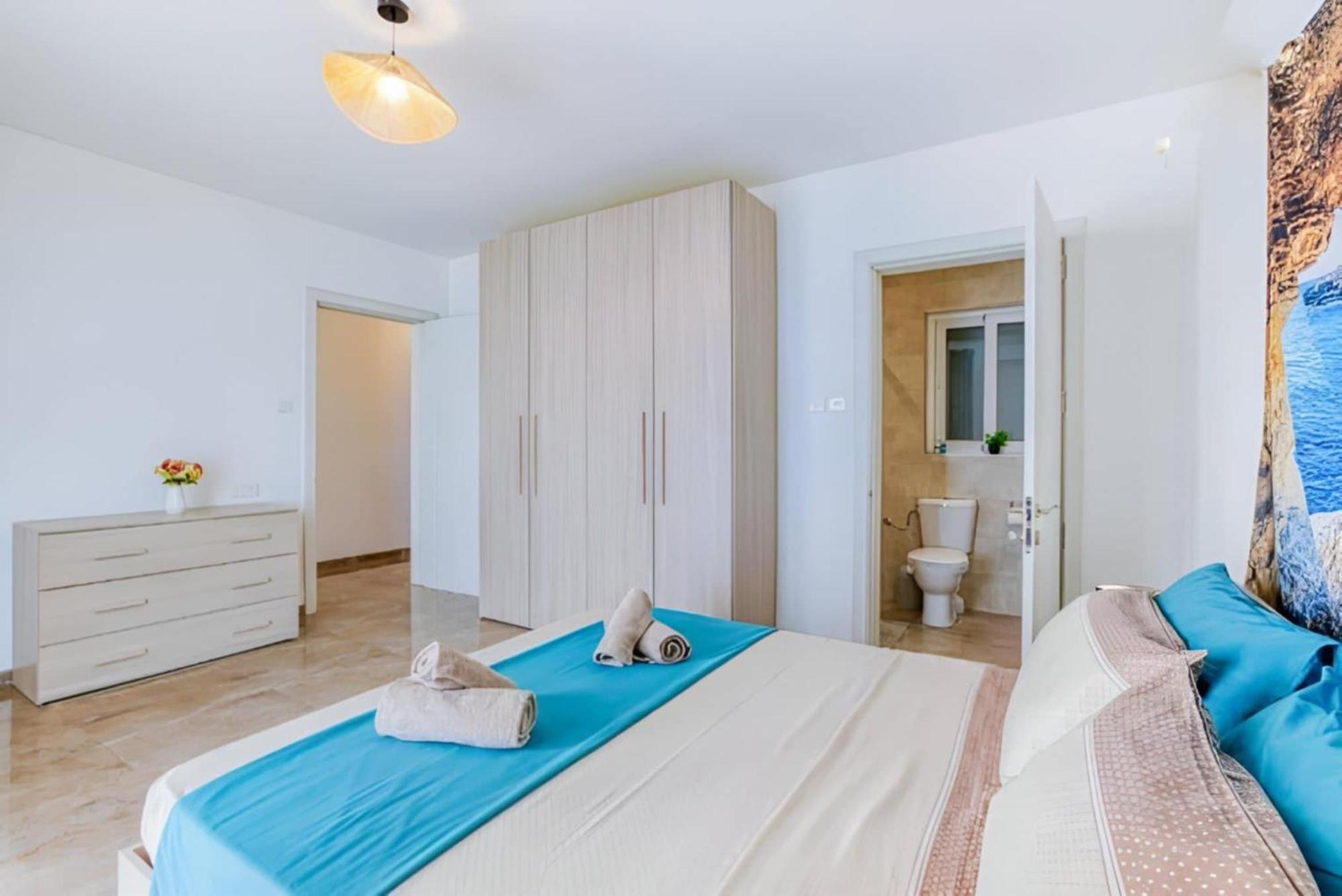Large, 3 Bedroom Apartment In Marsascala Marsaskala Kültér fotó