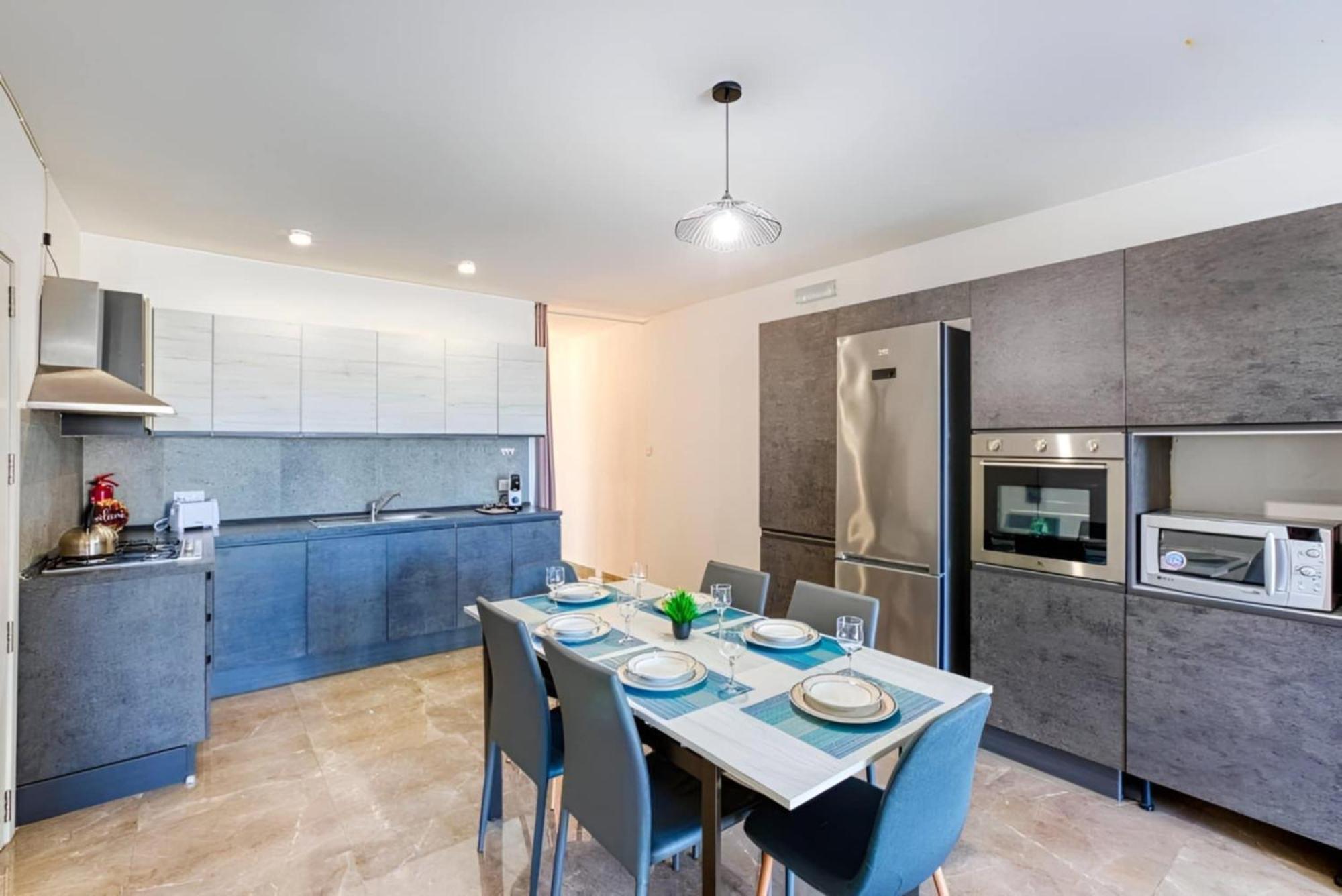 Large, 3 Bedroom Apartment In Marsascala Marsaskala Kültér fotó
