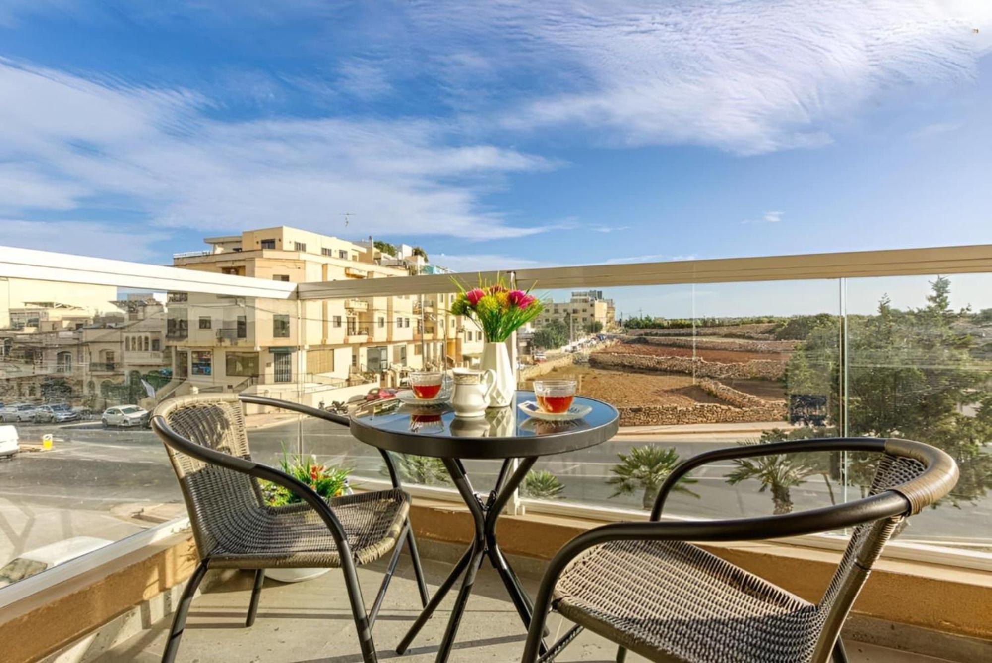 Large, 3 Bedroom Apartment In Marsascala Marsaskala Kültér fotó